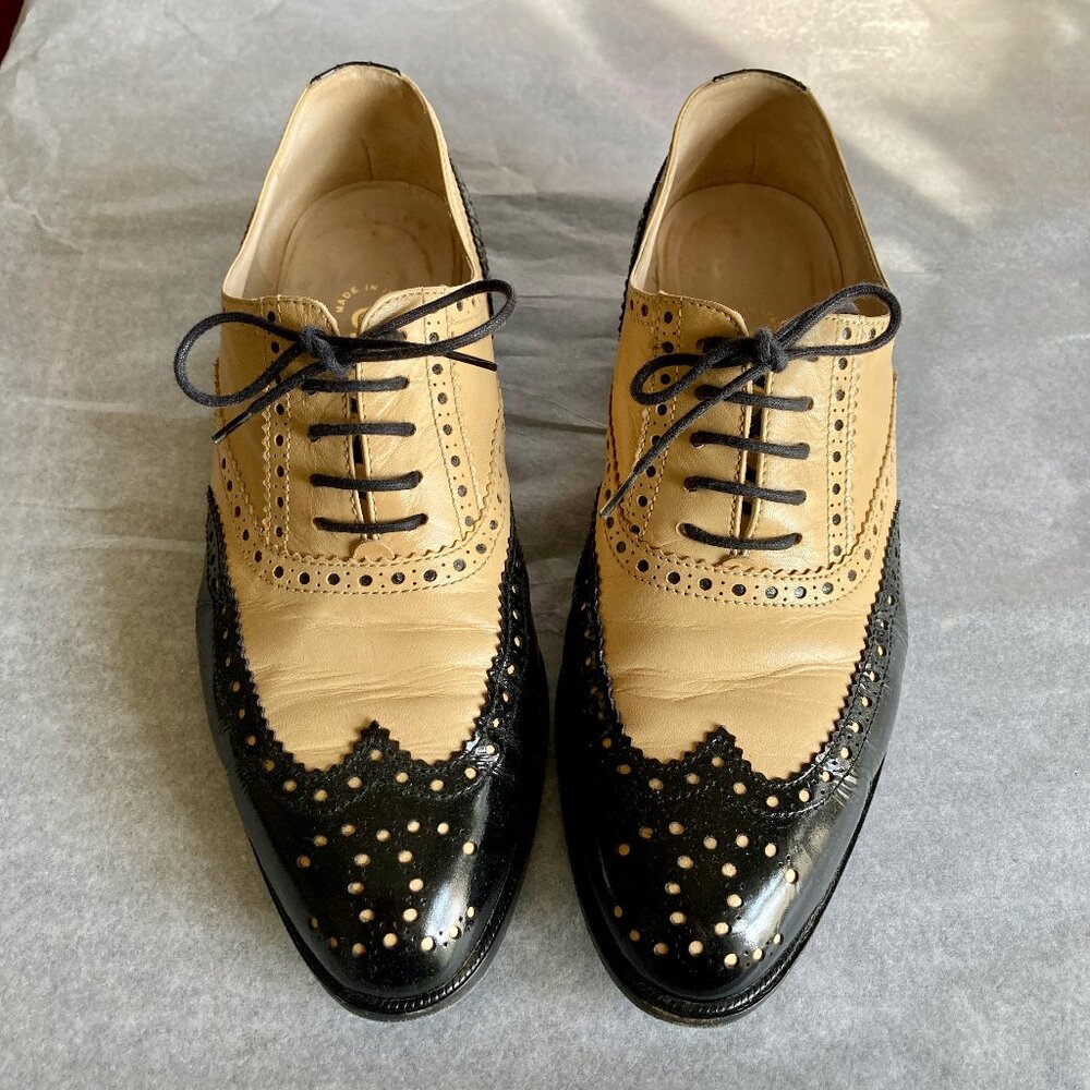 CHANEL a/w 1996 spectator oxfords two tone brogues wingtip CC logo 38 7 7.5